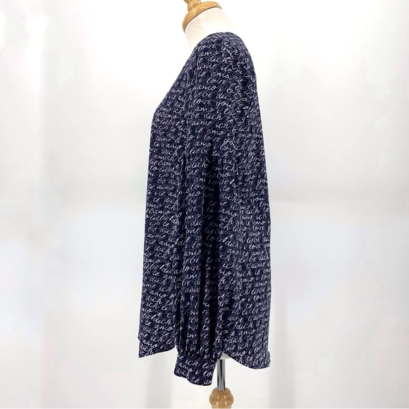 Cabi Te Amo Blouse # 5336, 'Love' Printed Long Sleeve V-neck Navy Blouse, Small - Picture 4 of 16